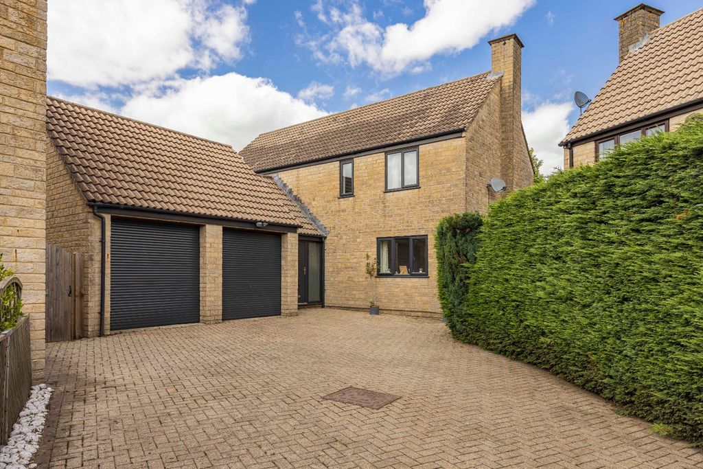 Property photo 1 of 31 Front External