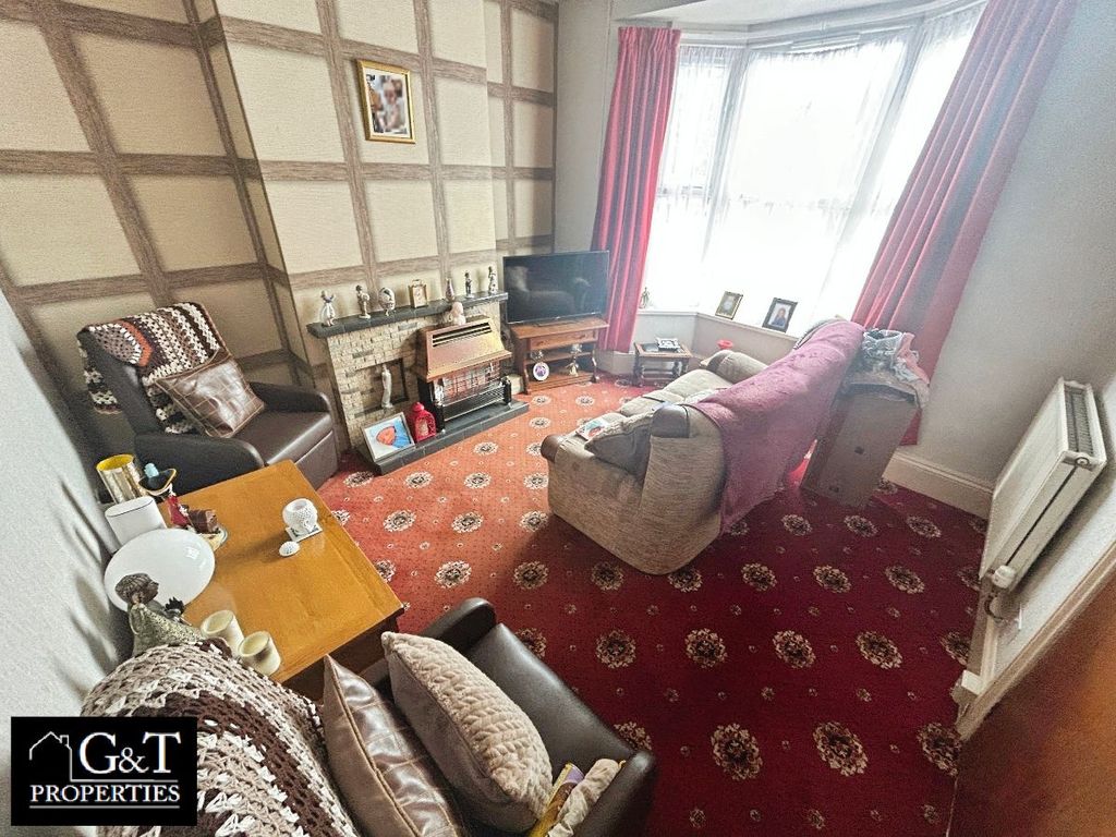 Property photo 2 of 17