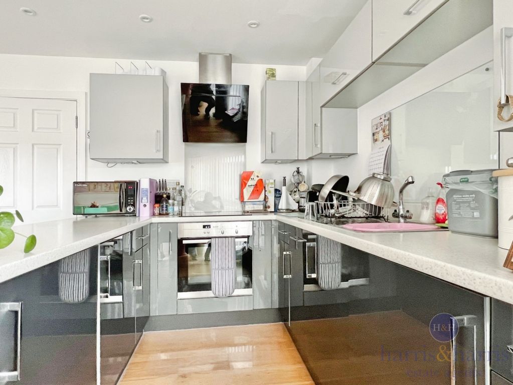 2 bed maisonette for saleMitchell Gardens, Axminster EX13 photo 5