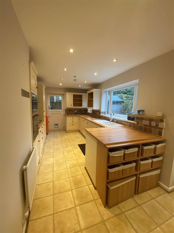 Property photo 3 of 21 Kitchen 1.Jpg