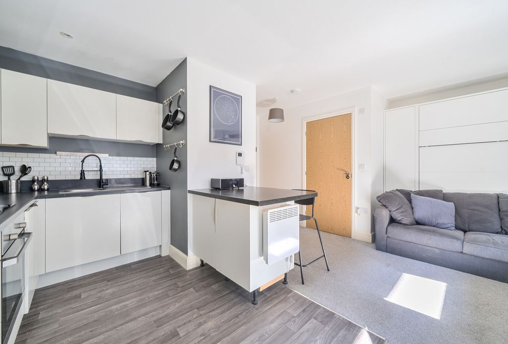 Property photo 1 of 12 1449650-5-69Eb97B...