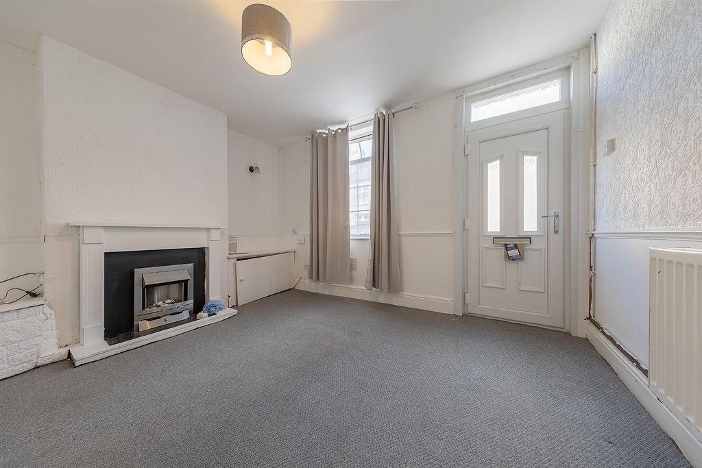 Property photo 2 of 26
