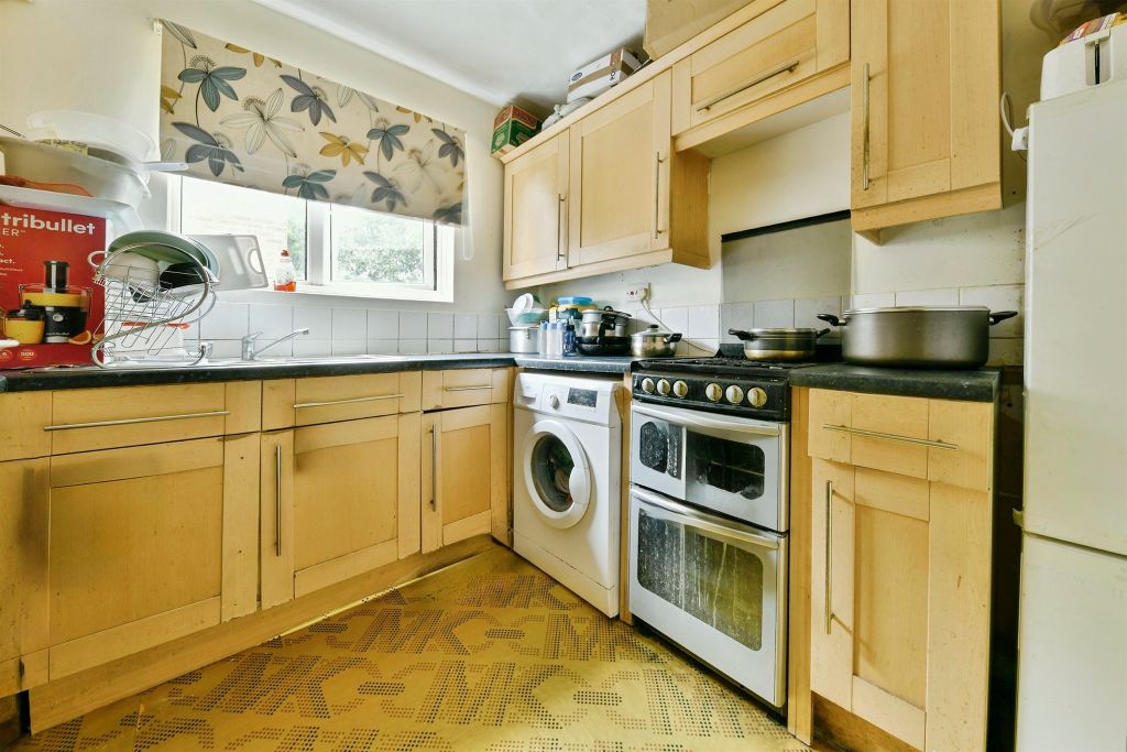 Property photo 3 of 12