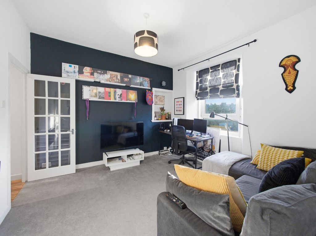 Property photo 2 of 12 Picture 2