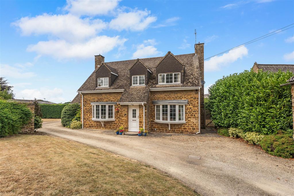 Property photo 1 of 22 11 Bulls Lane, Kings Sutton-3.Jpg