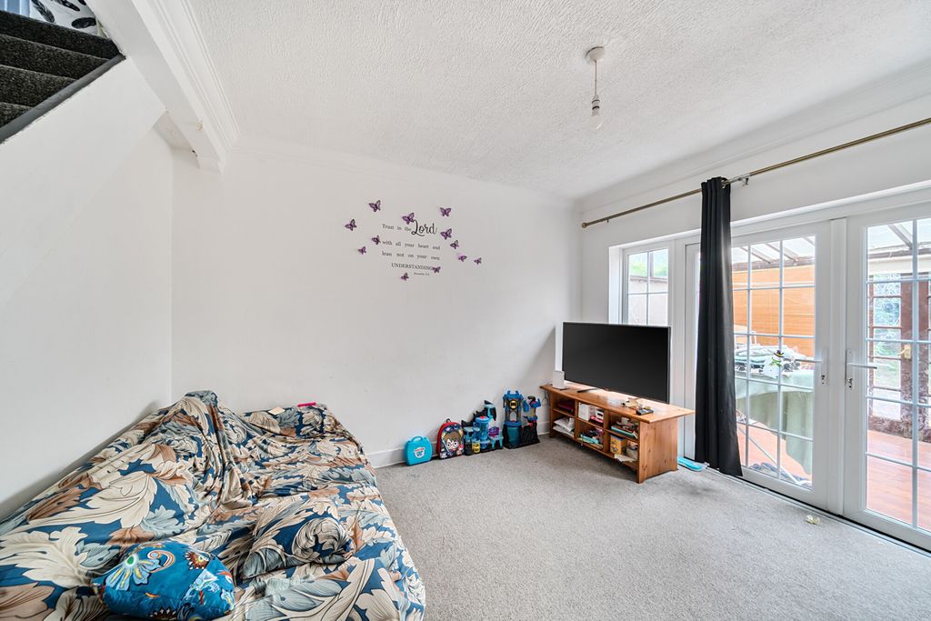 Property photo 2 of 21 1343386-15-68A5d2...