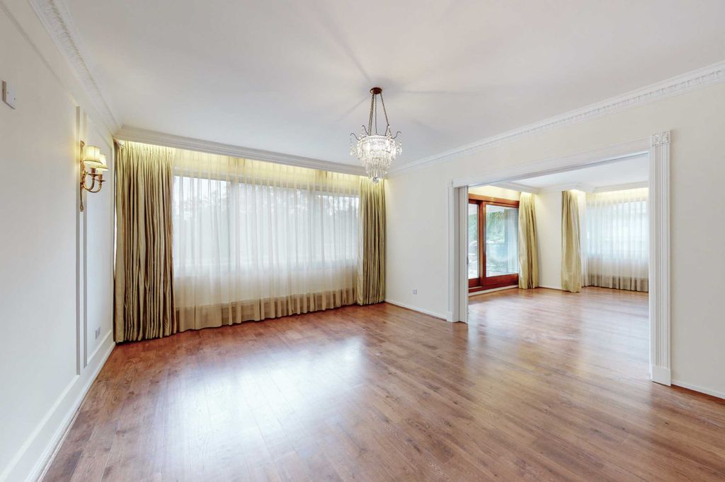 Property photo 2 of 19 Photo