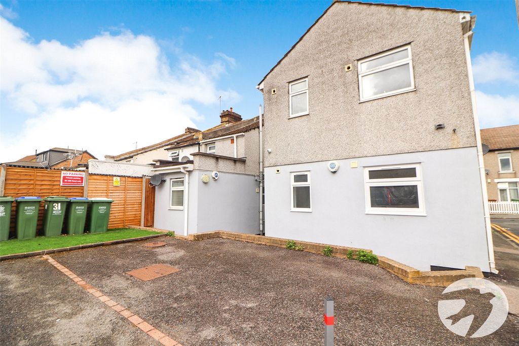 Property photo 1 of 15 Picture No. 10