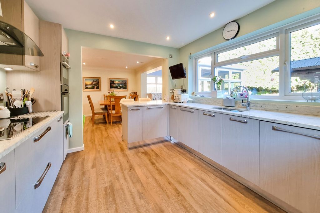 Additional image 5 of 4 bed detached house for saleFareham, Hampshire PO16