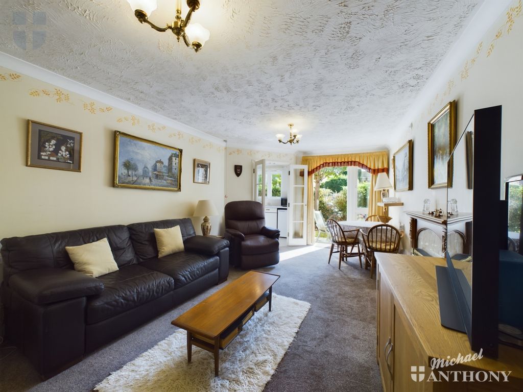 Property photo 2 of 10 Cam03218G0-Pr0333-Still002