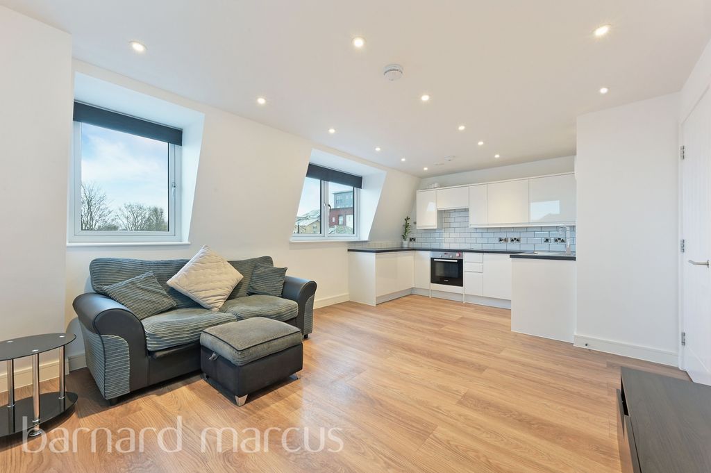 Property photo 1 of 8 Reception Room