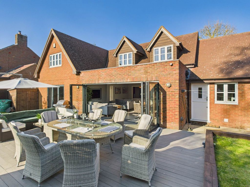 Property photo 2 of 27