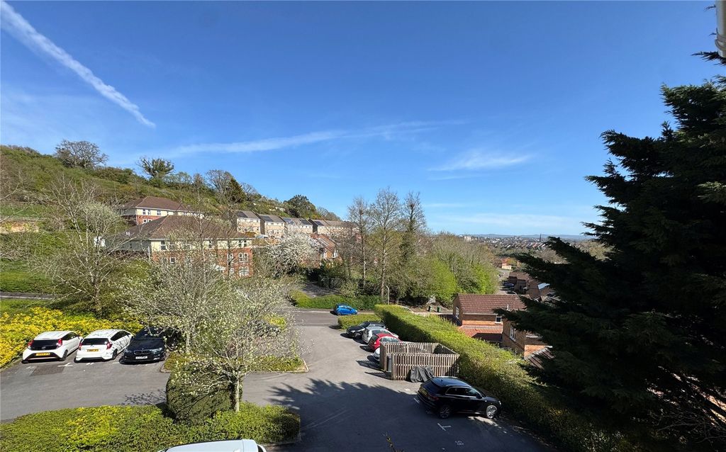 Property photo 2 of 8 Views