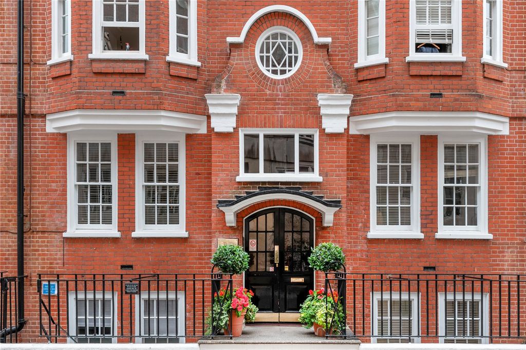 Property photo 1 of 13 Exterior