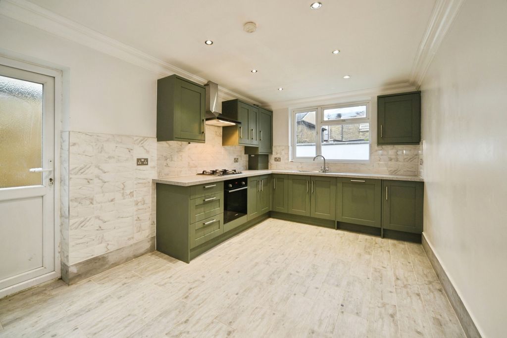 Property photo 2 of 20 Pbox-Img.Jpg