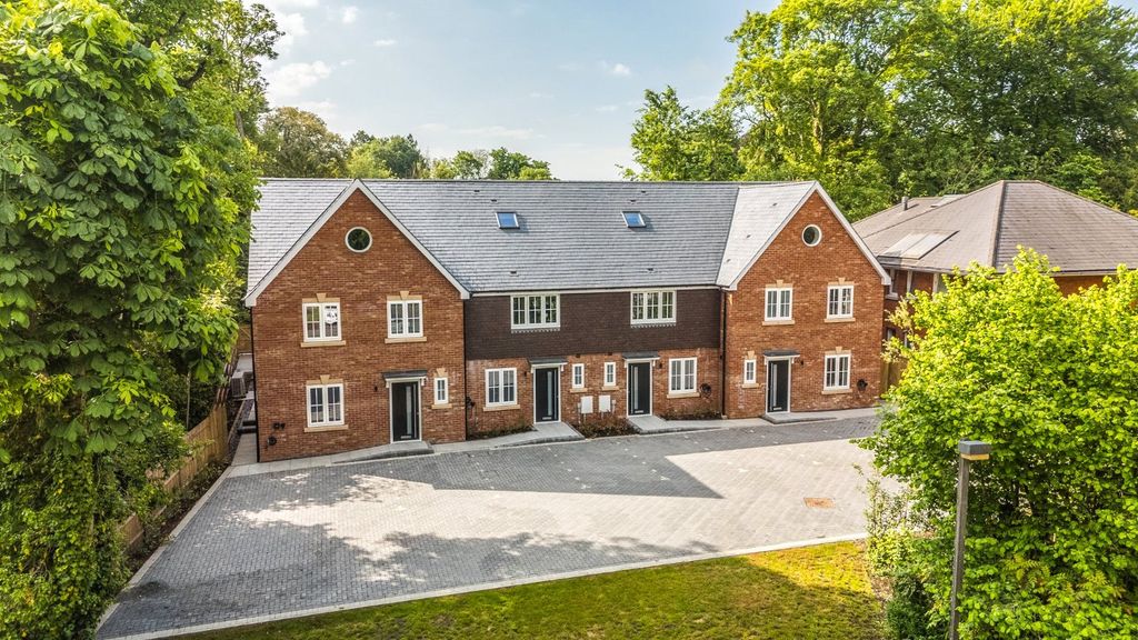 Property photo 1 of 17 Front Aerial