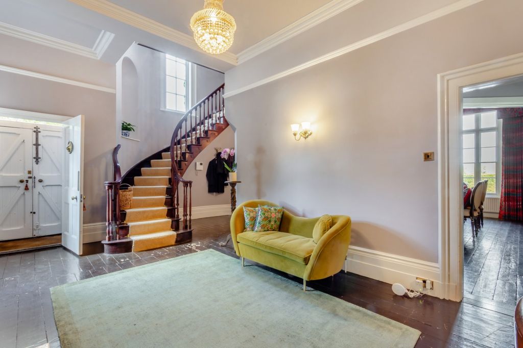 Property photo 3 of 28 Picture No. 05