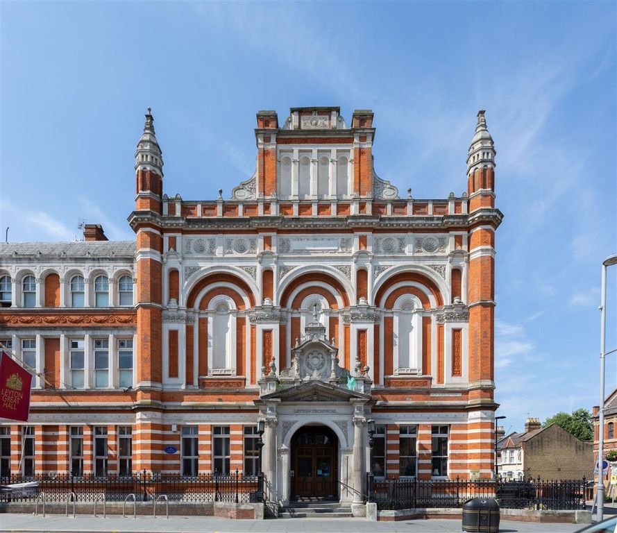 Property photo 1 of 10