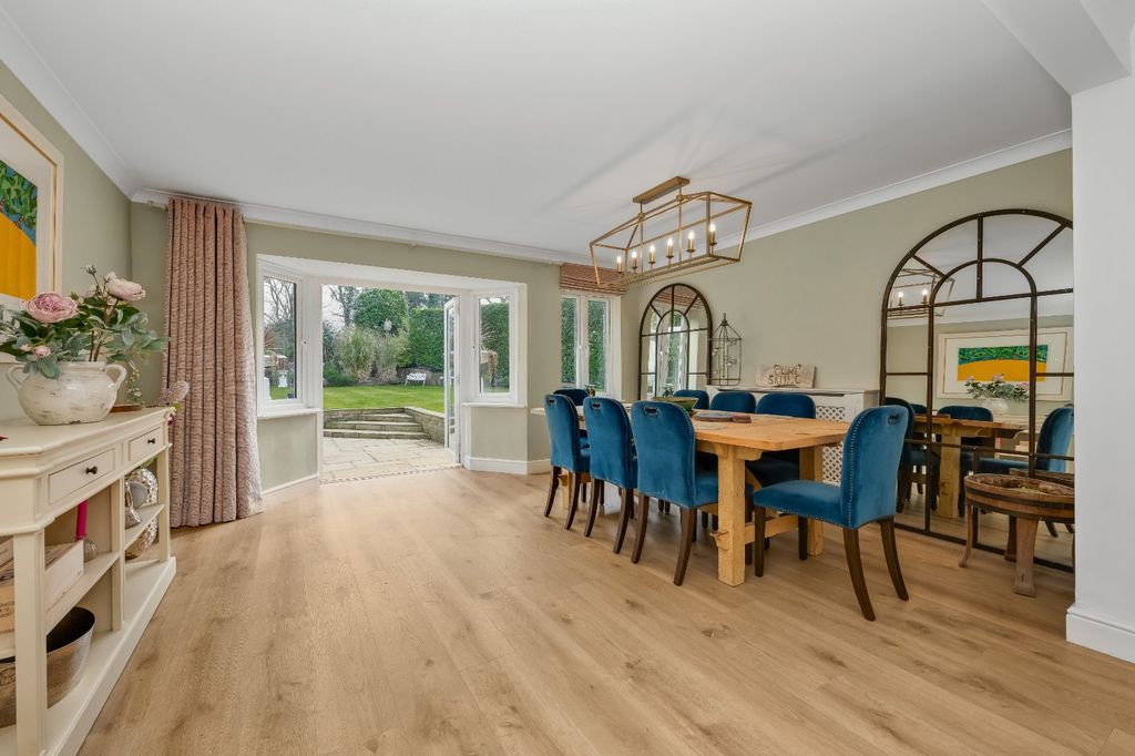 Property photo 3 of 15 Dining Room