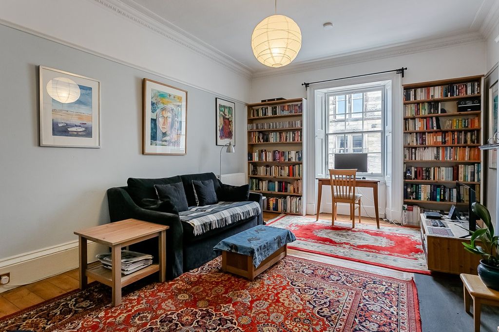 Property photo 2 of 32
