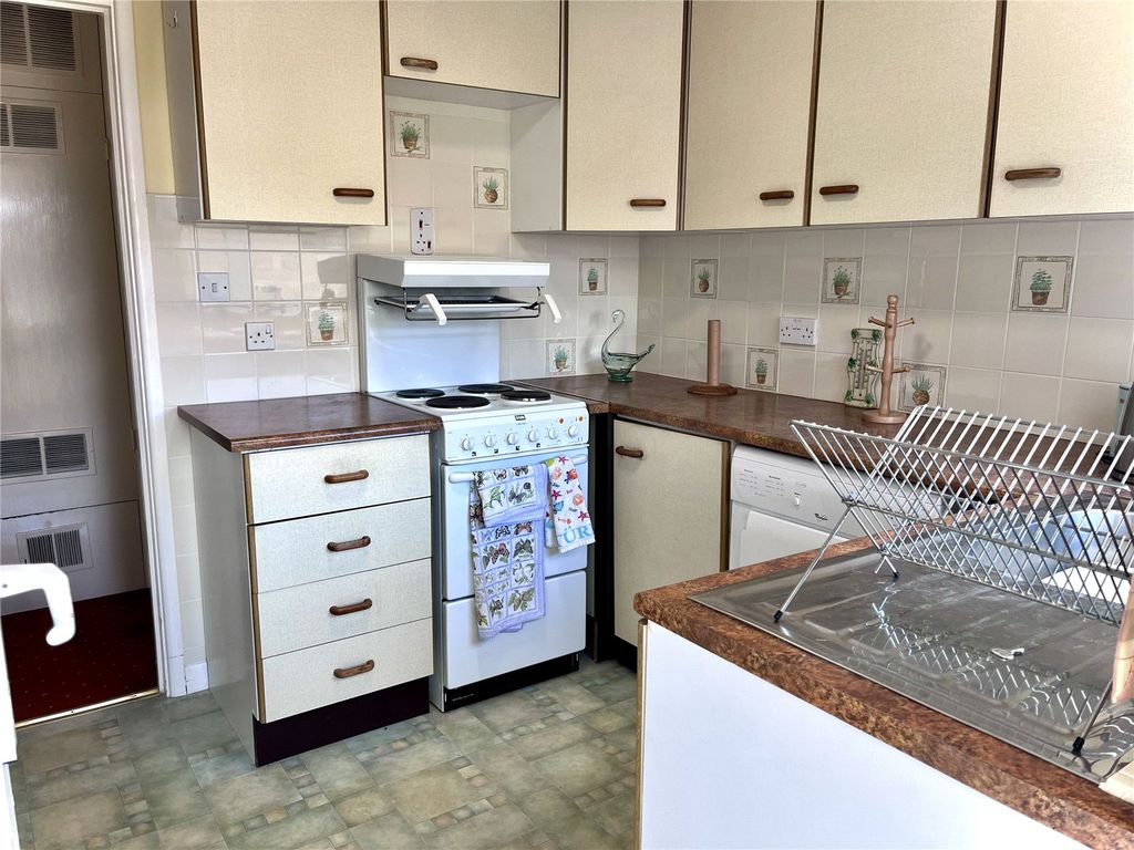 Property photo 3 of 12 Kitchen
