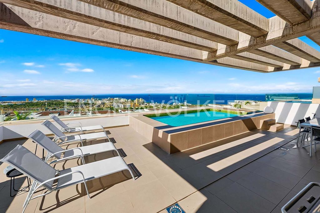 Property photo 1 of 44 Penthouse With Unique Panoramic Sea Views