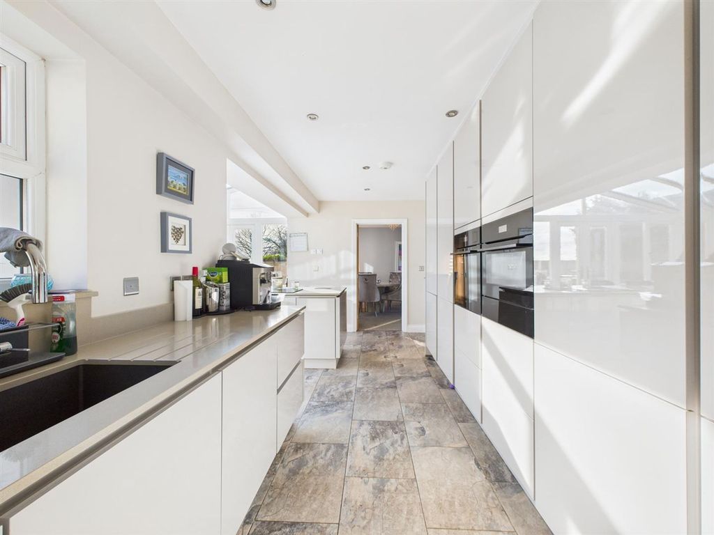 Property photo 3 of 28 Cam05474G0-Pr0049-Still016.Jpg