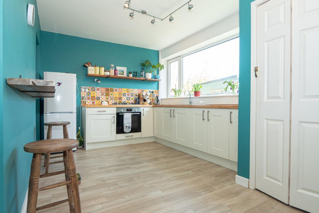 Property photo 2 of 17 Kitchen/Diner
