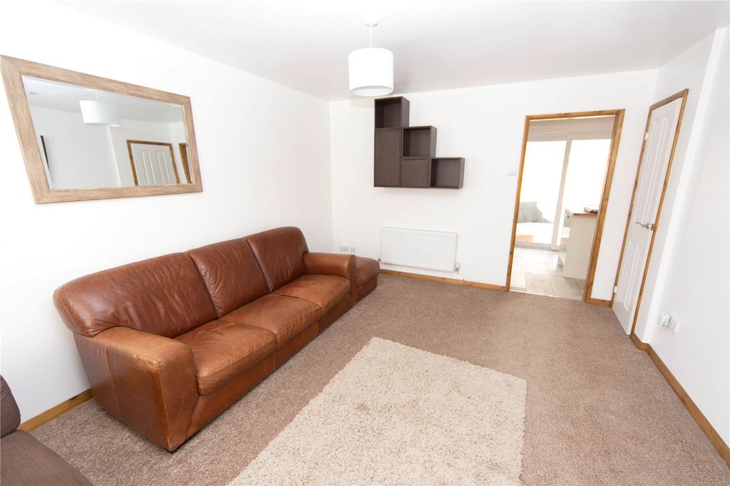 Property photo 2 of 18 Picture No. 14