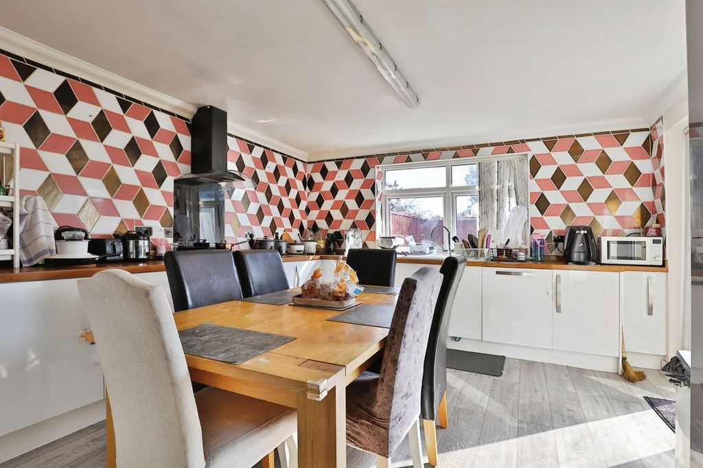 Property photo 2 of 21 Photo