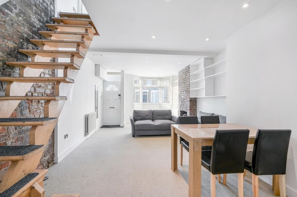 Property photo 3 of 9