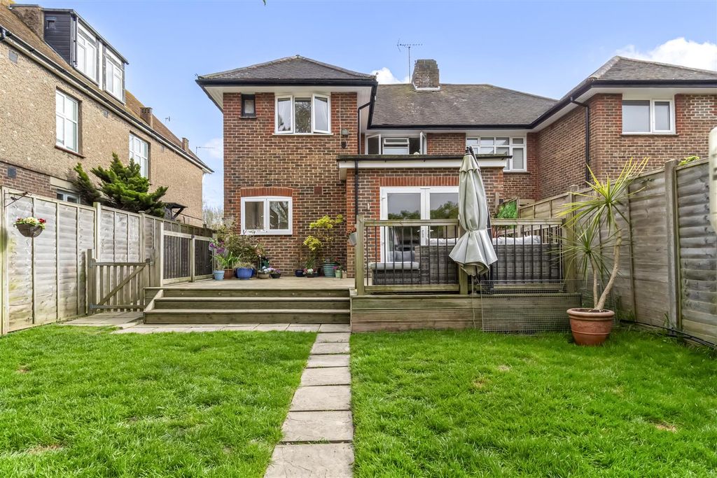 Property photo 2 of 24 38 Rugby Road-022.Jpg