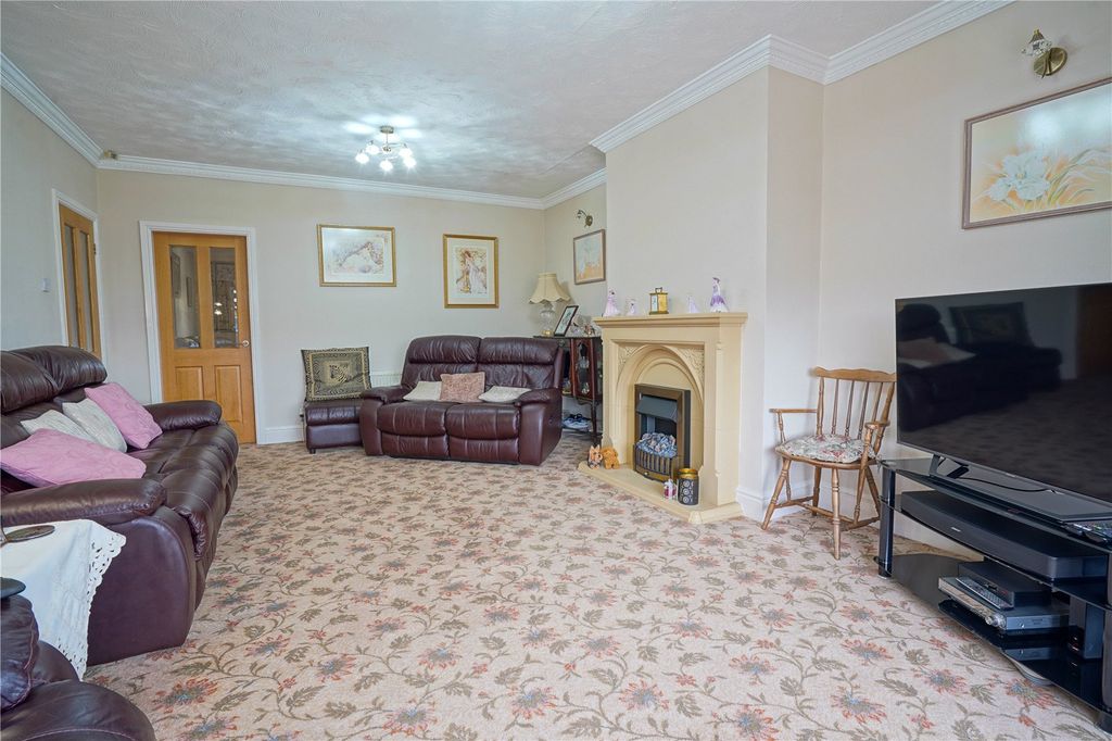 Property photo 3 of 23 Picture No. 19