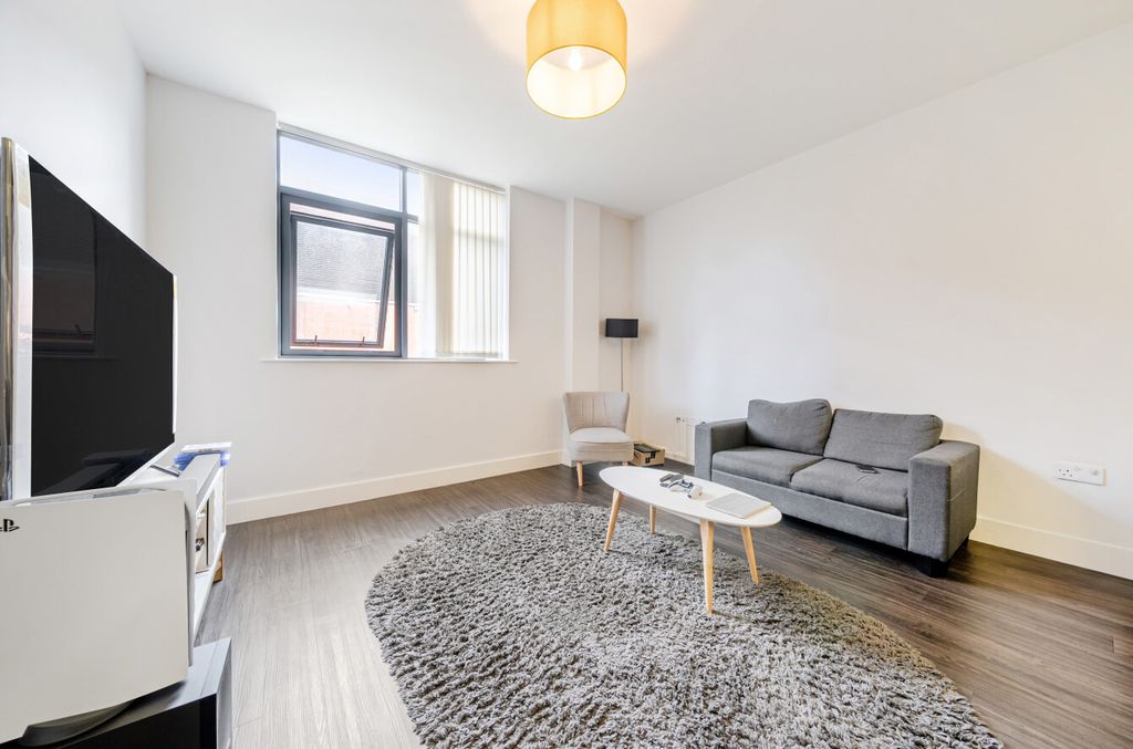 Property photo 3 of 15 1486230-8-6A4620c...