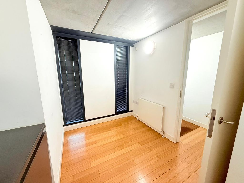 Property photo 3 of 23 Picture No. 12