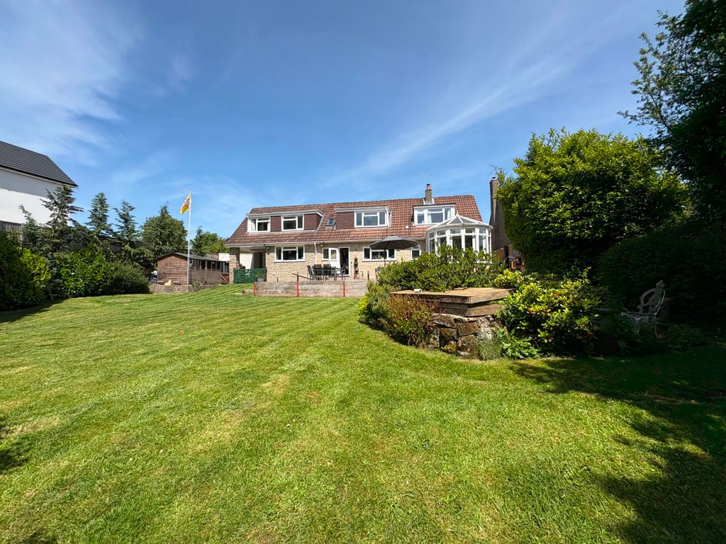 Property photo 1 of 33