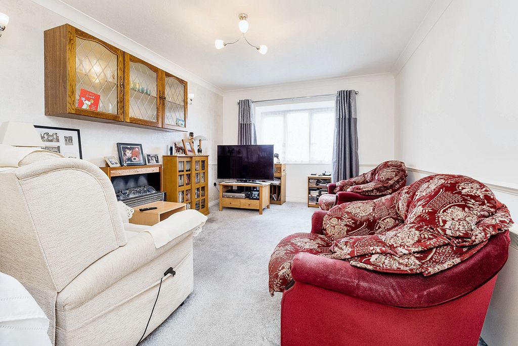 Property photo 2 of 14