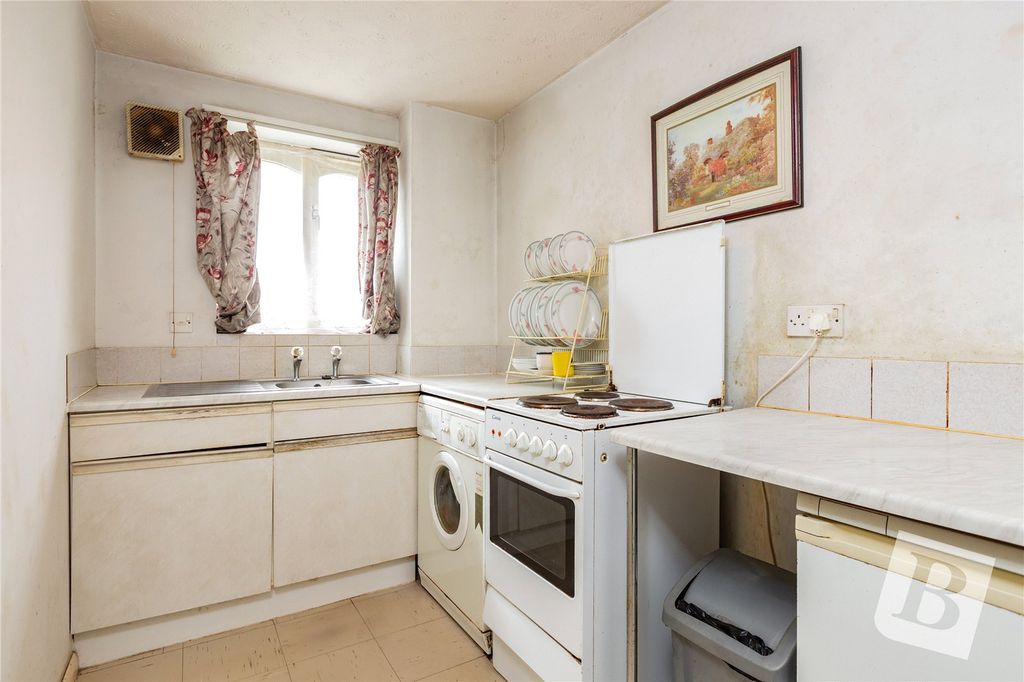 Property photo 3 of 11 Picture No. 14