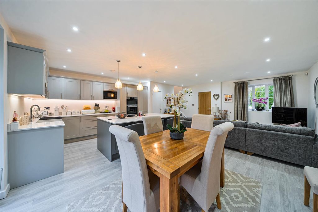 Additional image 34 of 6 bed detached house for saleOutwood Lane, Chipstead, Coulsdon CR5