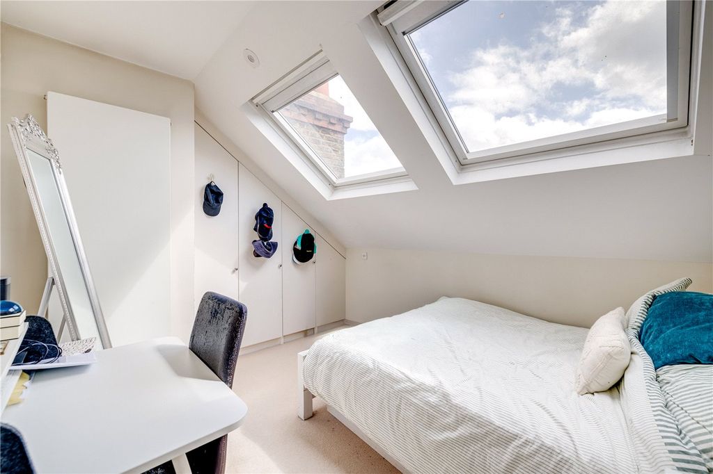 Property photo 2 of 10 Picture No. 15