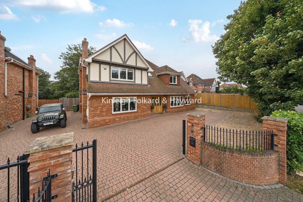 Property photo 3 of 15 External