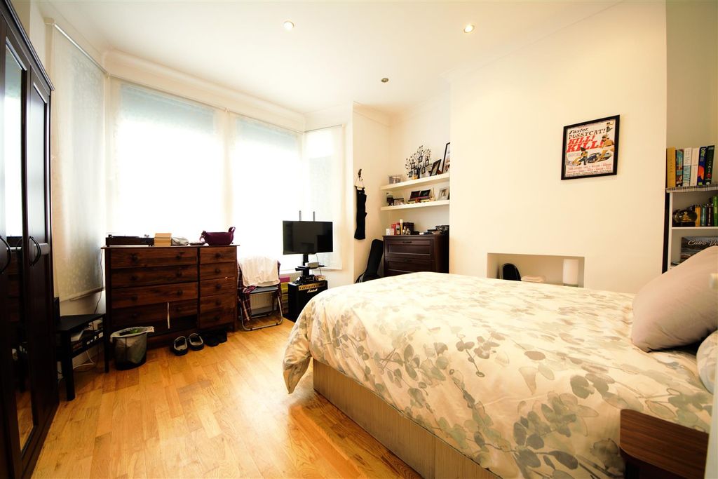 Property photo 2 of 9 Bedroom 1.Jpg