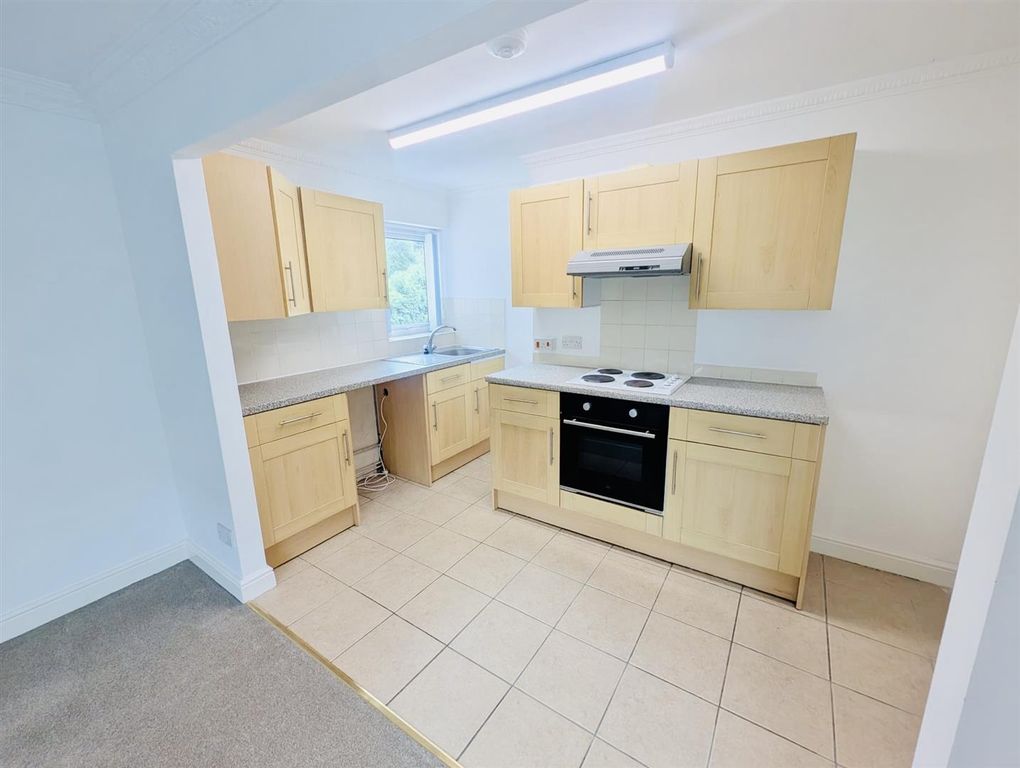 Property photo 3 of 8 Add80163-d145-4Bba-996B-21383B7Ea520.Jpg