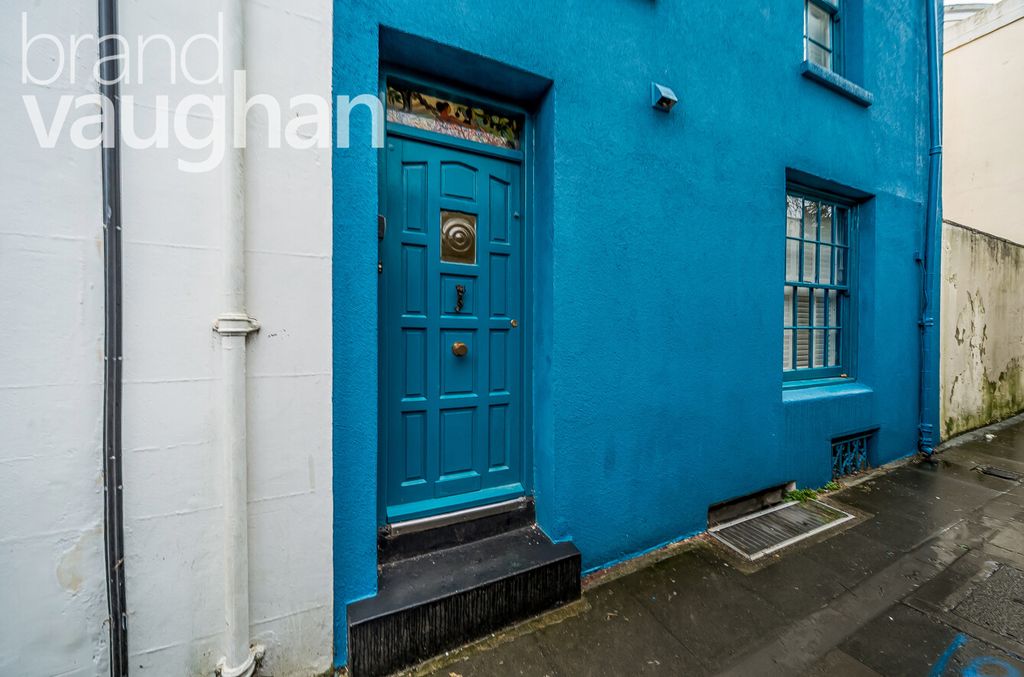 Property photo 2 of 12 External