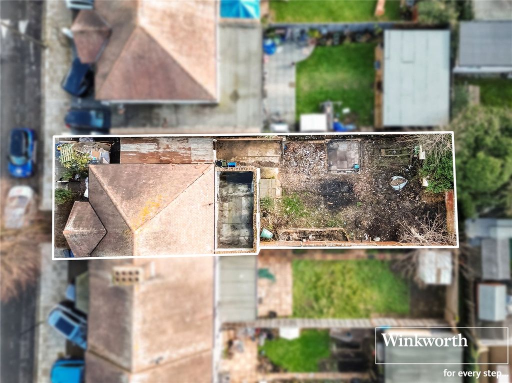 Property photo 2 of 8 External