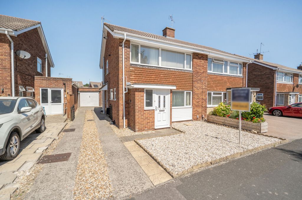 Property photo 1 of 12 149644112