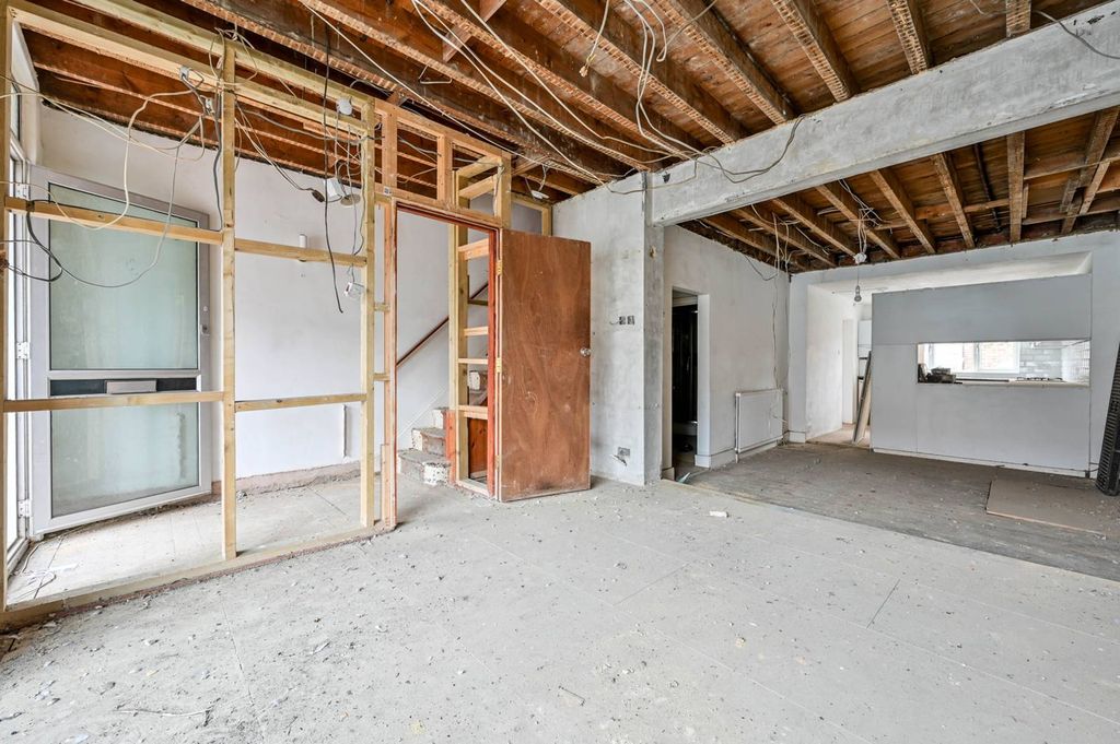 Property photo 3 of 4