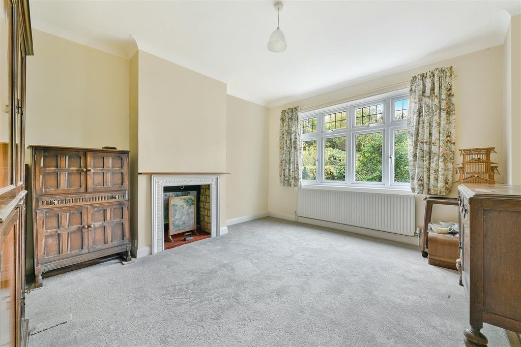 Property photo 2 of 11