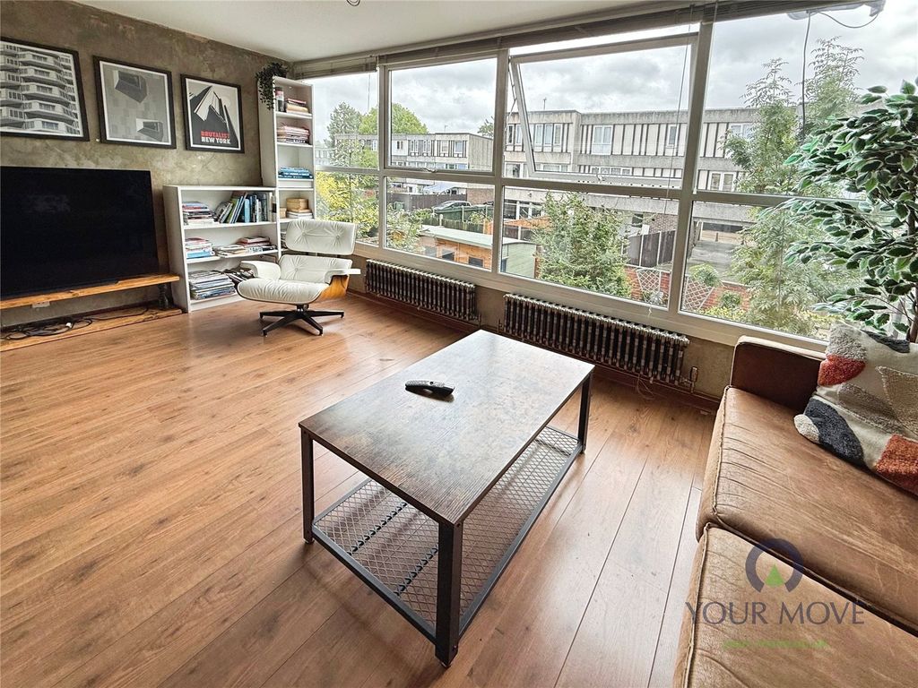Property photo 3 of 15 Living Room