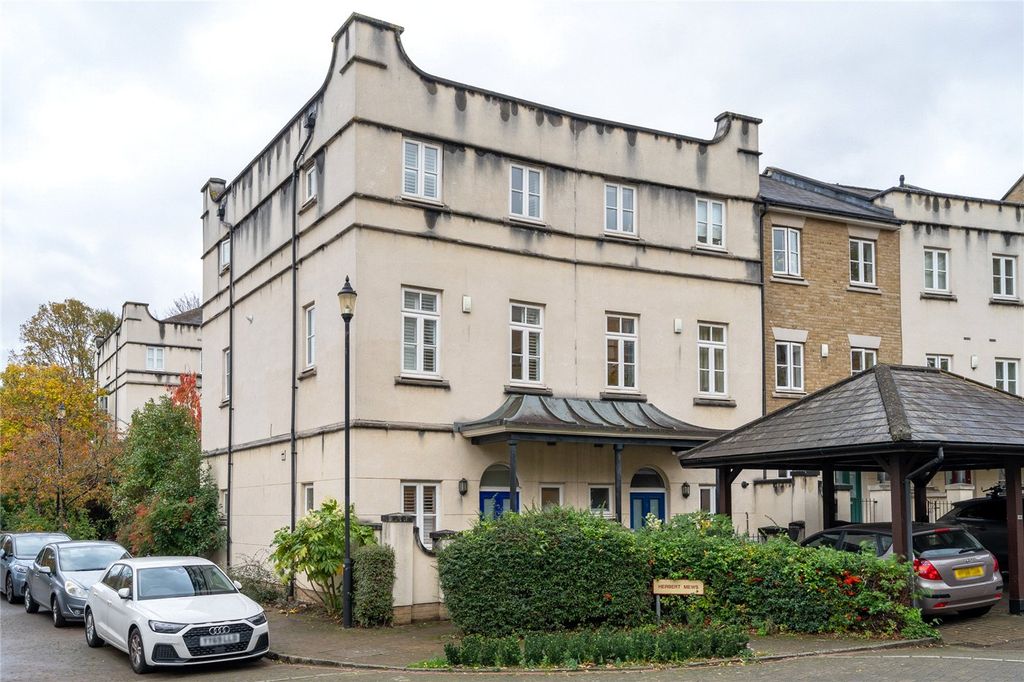 Property photo 2 of 18 Picture No. 22